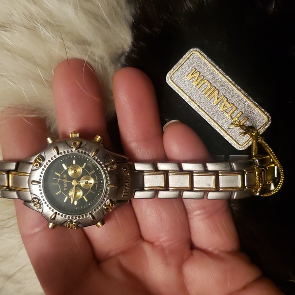 Mens new Titanium watch - Picture 3 of 6